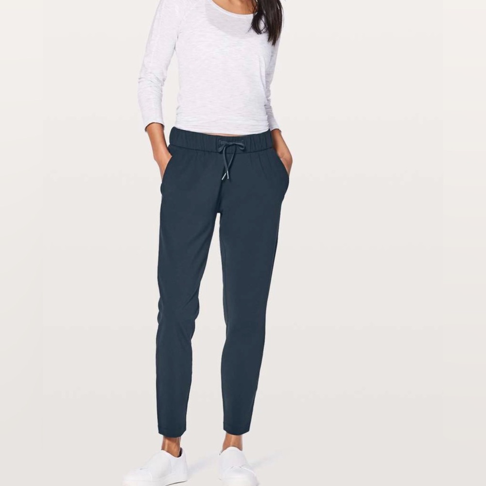 Lululemon On The Fly *28 pant (Nocturnal Teal) Size 10